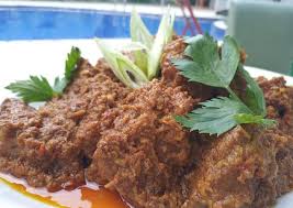 Daging sapi yang dimasak dengan berbagai rempah ini menghadirkan cita rasa khas yang bikin nagih. Bagaimana Cara Memasak Resep Rendang Daging Asli Padang Yang Mantap