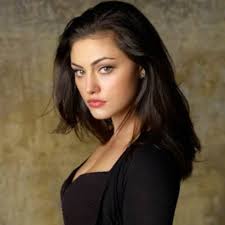 The Secret Circle's Phoebe Tonkin Bares All