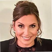 La Casa Verde Een zeldzame mix van bijzonder gewone vrouwen. Waarom alleen  ondernemen als het ook samen kan? Afgelopen januari 2024 besloten  ondernemers, Bho Roosterman (Wijlen uitvaart by Bho)…