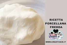 In un pentolino mescolate tutti gli ingredienti fino ad ottentere un composto liscio e omogeneo. Ricetta Porcellana Fredda Come Fare In Casa La Pasta Di Mais Creativa In