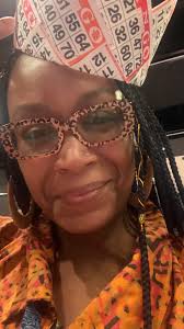 Los unicornios son reales, amigos. Ellos simplemente viven en el océano y  son amigables ballenas árticas llamadas narvales. 🦄 🐳