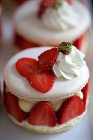 Macarons Facon Fraisier Recette Dessert Recette Macaron Gateaux Et Desserts