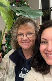 Frieda Hunt's Instagram, Twitter & Facebook