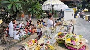 Rahajeng rahina pagerwesi #pagerwesi #edenhotelkutabali #balilife #bali om swastiastu, pekak matur antuk semeton sareng sami, rahajeng rahina suci pagerwesi mugi sami rahajeng, rahayu lan. Pagerwesi Ceremony Bali Go Live