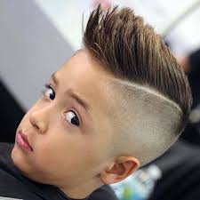 Frisuren Jungs Popular Stil 2020 Jungs Frisuren Kinderhaarschnitte Kinder Haarschnitte
