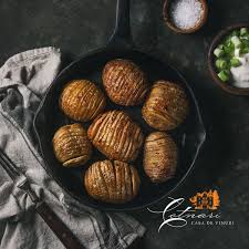 9.peste 45 de minute, scoateți tava, tăiați partea superioară a manșonului (aveți grijă, aburii sunt. Cartofi CopÈ›i La Cuptor Cu Bacon Cartofi Acordeon Casa De Vinuri Cotnari