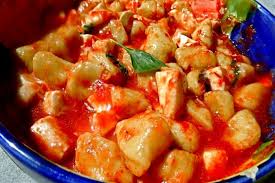 Gnocchi De Pommes De Terre Sauce Tomate Et Basilic Recette Italienne Sauce Tomate Recettes De Cuisine