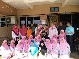 Hadits tentang anak yatim lengkap arab dan artinya juga apa saja keutamaan dalam memelihara anak yatim dan cara agar kita bisa mendapatkan keutamaannya. Rumah Anak Yatim Dan Miskin Dynasti Pertubuhan Kebajikan Darul Nisa At Thohirah Dynasti