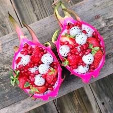This Raw Food Blogger Will Blow Your Junk Food Loving Mind Raw Food Recipes Dragon Fruit Bowl Food Blogger