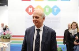 Ricordiamo che, per legge, concorso straordinario e ordinario secondaria andranno banditi contemporaneamente e che già. Maturita 2019 Bussetti Le Novita Non Sono Nostre Ma Del Governo Renzi Grazie A Noi Simulazioni Nazionali Notizie Scuola