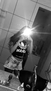 Black And White Mirror Selfie With Flash Foto No Espelho Com Flash Fotos No Espelho Foto No Espelho Tumblr Inspiracoes Para Fotos Tumblr
