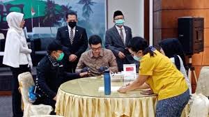 Karyawan peserta bpjs kesehatan yang memiliki gaji antara rp 4.000.000 sampai dengan rp 8.000.000 mendapat perawatan ruang kelas i. Https Banjarmasin Tribunnews Com 2021 04 01 Mulai April 2021 Stimulus Listrik Berbeda Dari Sebelumnya Dan Begini Caranya Https Cdn 2 Tstatic Net Banjarmasin Foto Bank Images Diskon Token Listrik Pln Jpg Meteran Listrik Pln Pln Memastikan