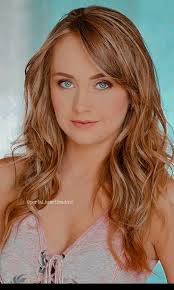 I love getting pictures like this! Amber McKenzie Marshall is so excited to  try her seint 💄