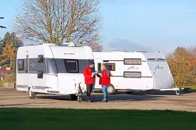 Die wohnwagen matratze spielt dabei eine grundlegende rolle, sie ist im prinzip das fundament für ihre erholung beim camping. Burstner Averso Plus Vs Hobby De Luxe Im Vergleichstest Caravaning