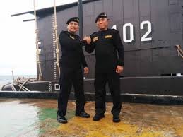 In partnership with local communities, our company has the kencana hijau bina lestari. Foto Tni Al Beri Menhan Ryamizard Brevet Hiu Kencana Merdeka Com
