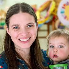 Etta Frederick's Instagram, Twitter & Facebook