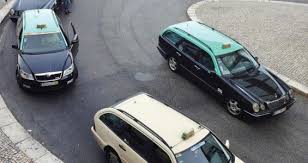 Taxi a Uber z Letiska Porto do Centra: Kedy ich Použiť?