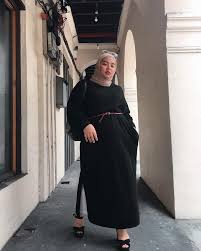 Bentuk tubuh setiap orang memang tak selalu sama, tapi dalam hal memakai pakaian pasti semua bentuk tubuh. 10 Model Gamis Untuk Wanita Gemuk Yang Nyaman Dan Modis Updated 2021 Bukareview