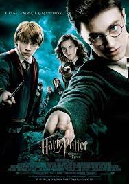 Harry Potter Regresa Por Quinto Ano A Hogwarts Aun Sacudido Por La Tragedia Ocurrida En El Torneo De Los Harry Potter Order Harry Potter 5 Harry Potter Poster