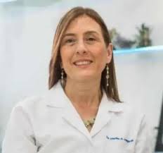 Conoce a María Jaramillo, una de nuestras oftalmólogas generales en la  Clínica de Oftalmología Sandiego. Descubre nuestros servicios y agenda tu  cita.