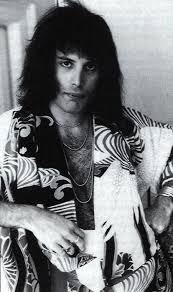 Freddie In Japanese Attire That Mussed Hair Those Eyes Makes A Girl Swoon Queen Freddie Mercury Freddie Mercury Mercury
