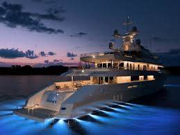 All Boats Should Have Night Lights Like These Can You Imagine All The Night Swimming On Tahoe With Lights Like These Luxury Yachts Boat Boats Luxury