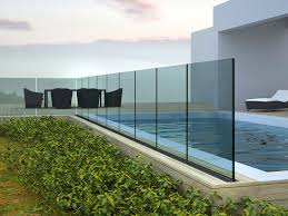 Glasgelander Aus Gehartetem Glas Fur Balkone Und Terrassen Balkon Glas Balkon Gelander Design Glasbrustung