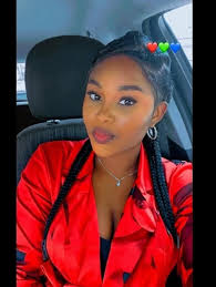 Once upon a time,a Fashion designer asked me if I sew with a Black head  This happened last year when I went to Lekki to deliver a dress to my  client,I had