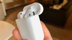 This Is How You Can Clean Earwax Out Of Airpods