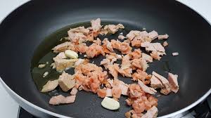 Cuocere in forno a 180 gradi per 10 minuti. Pasta Fresca Corone Dei Re Con Salmone Tonno E Zucchine Le Ricette Di Annett