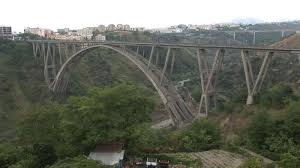 28 giugno 2021 questa notte all'01.15 circa sul viadotto f. Il Ponte Bisantis Che Collega Catanzaro Di Riccardo Morandi Dago Fotogallery