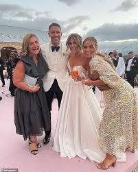 The star in a disappointing season for the north queensland cowboys. Freedomroo Bachelorette Georgia Love Twerks To Rap Music At Wild Wedding To Lee Elliott Australiannewsreview