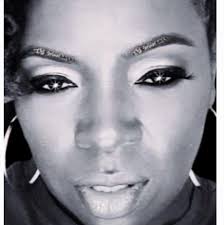 He would get fired 5 minutes into the shift 😂😂😂 Psych nurse and  videographer 😅