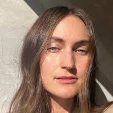 Jade Curtis's Instagram, Twitter & Facebook