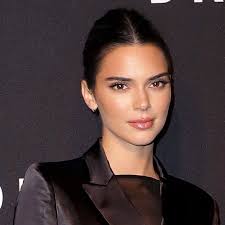Jenner is the daughter of kris jenner and caitlyn jenner. Kendall Jenner Just Revealed Her Favorite Type Of Manicure See The Photos Allure