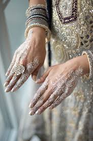 A Romantic Cross Cultural Wedding Wedding Henna Wedding Mehndi Sari Wedding Dresses