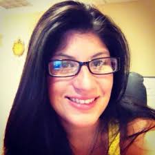 Karina Borges (@karee120)