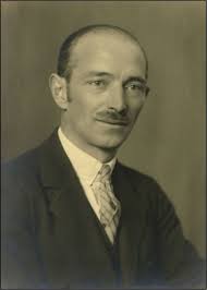 History and the teaching of chemistry. A tribute to Thomas Lowry's textbook  “Historical Introduction to Chemistry”