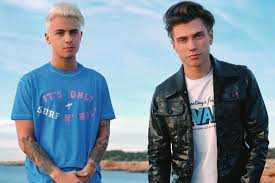 Read buona fortuna from the story i ♡ benji e fede by marty_2001 (marty) with 4 reads. Ascolta Il Nuovo Singolo Di Benji E Fede Buona Fortuna Testo Significato Wonder Channel