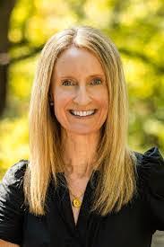 Kathy Snawder's Instagram, Twitter & Facebook