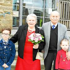 Inusable, c'est une matière à l'épreuve du temps. Noces De Diamant Simone Et Marcel Monjarret Unis Depuis 60 Ans Le Telegramme