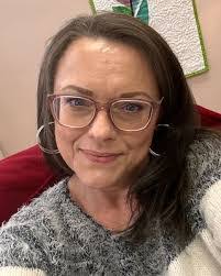 Heidi Buckner's Instagram, Twitter & Facebook