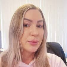 Stephanie Rydell's Instagram, Twitter & Facebook