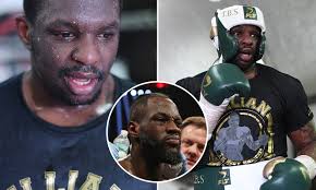 Whyte, edi hörn sayesinde galip sayıldı. Dillian Whyte Was Shot And Stabbed Now A World Title Is In Sight Daily Mail Online