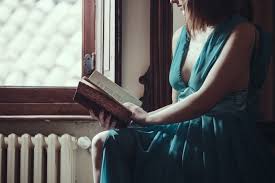 Haga usted clic sobre la imagen de la izquierda para ampliar su tamaño y leer una bonita reflexión titulada 'no dejes que la calumnia te intranquilice'. Imagen De Mujer Leyendo Foto Gratis 100006620