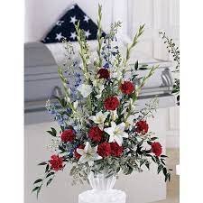 Decorated with a clean and golden bereavement. Best Military Funeral Flowers With Patriotic Theme