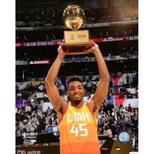 Donovan mitchell 37 pts 5 rebs 4 asts vs blazers 20 21 season. Donovan Mitchell With The Slam Dunk Contest Champion Trophy 2018 Nba All Star Game Photo Print 8 X 10 Walmart Com Walmart Com