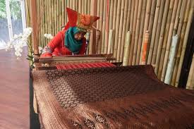 Kain tenun pandai sikek berasal dari daerah. Kain Tenun Pandai Sikek Berasal Dari Lukisan