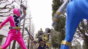 騎士竜戦隊リュウソウジャー 第3話 倒れるメルトとアスナ 尾碕真花 のgif 騎士 竜 戦隊ヒーロー