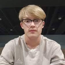 Chris Wrona's Instagram, Twitter & Facebook